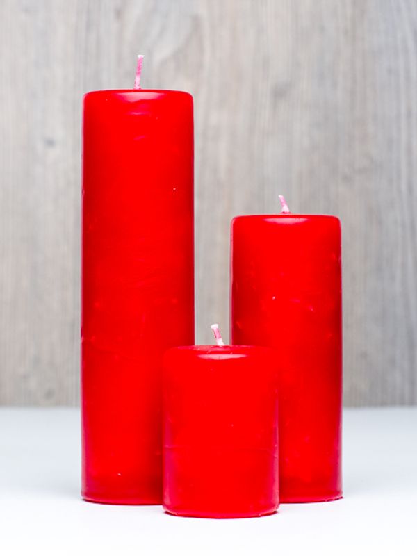 Kubbelys, medium rødt krystall, fra Kloster Design..
